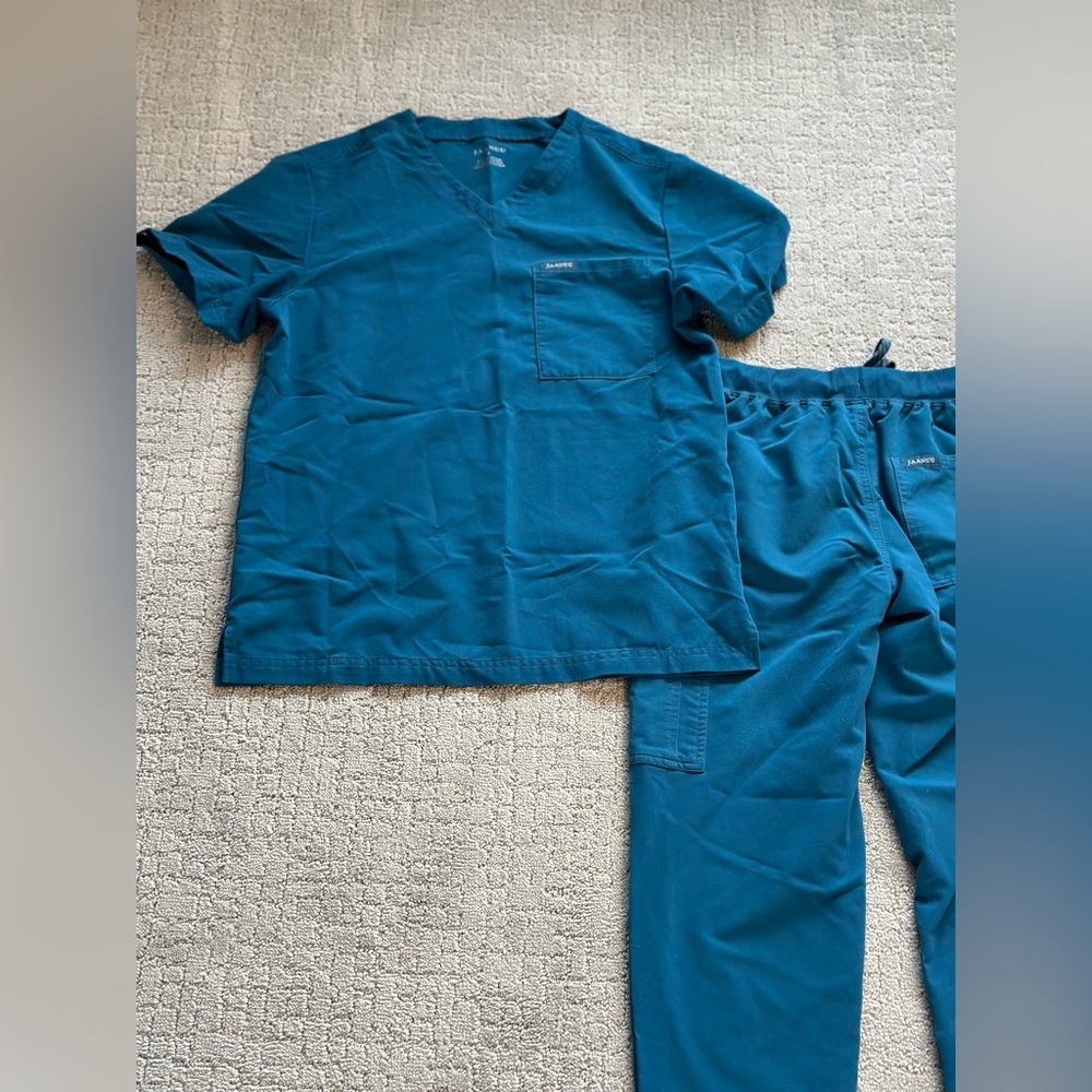 Men’s Jaanuu Scrub Set - Color: CRBW/ Size: S